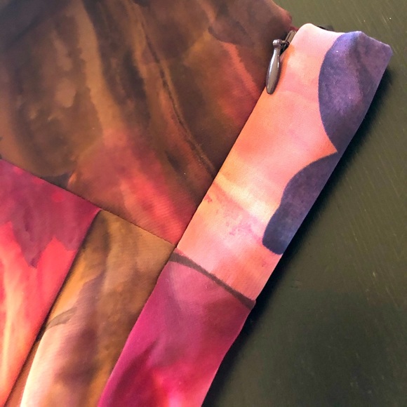 Joseph Ribkoff burgundy print camisole. Elegant and fluid. - Picture 6 of 12